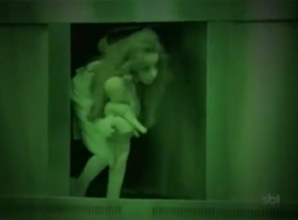 Clip "ma nữ" xuất hiện trong thang máy gây sốt trên mạng 3