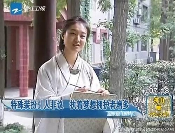 Cô gái mặc như "mỹ nhân thời Hán" ra đường 1
