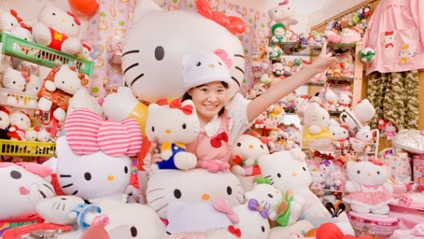 Gặp fan cuồng nhất của mèo Hello Kitty 3