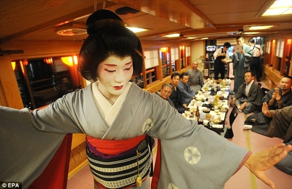 Geisha nam duy nhất ở Nhật Bản 2