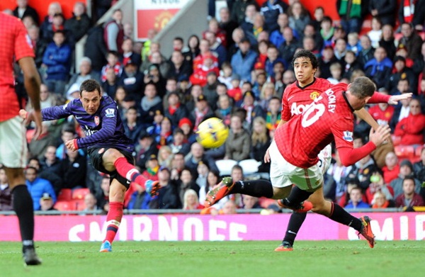 Chấm điểm MU-Arsenal: Robin Van Persie "hảo hạng" 4