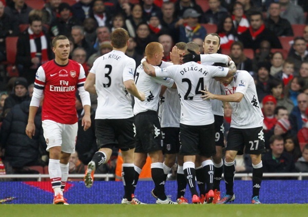 Arsenal - Fulham: Gọi tên Giroud 2