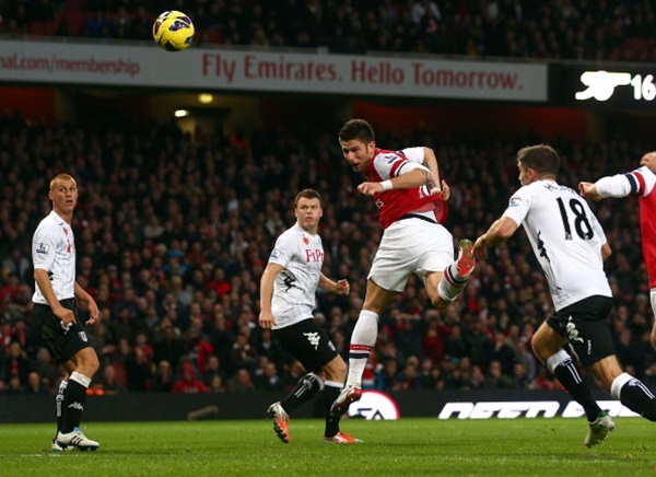 Arsenal - Fulham: Gọi tên Giroud 3