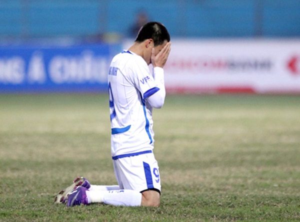 Cầu thủ chuyên nghiệp Việt Nam: Nghề nguy hiểm  1