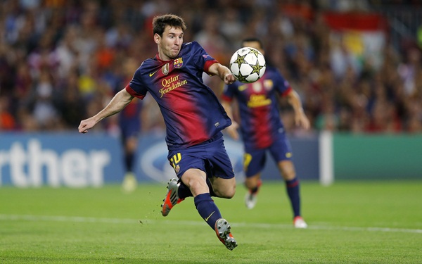 Top 10 bàn thắng đẹp nhất của Messi trong năm 2012 1