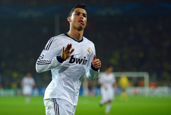 Ronaldo "quyết" xấu giai khi đối đầu với MU 1