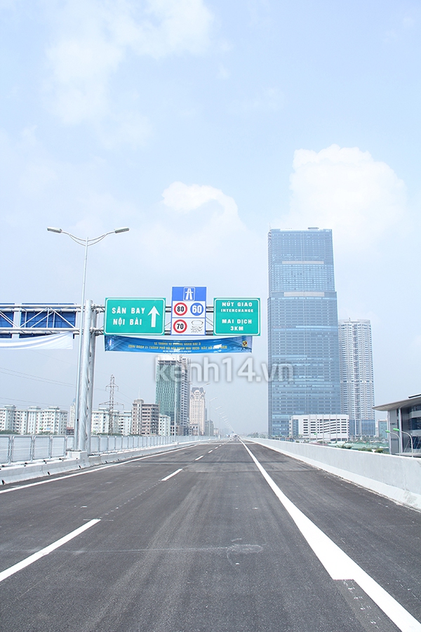 Ngắm đường tr&ecirc;n cao đầu ti&ecirc;n của thủ đ&ocirc; ng&agrave;y th&ocirc;ng xe 7