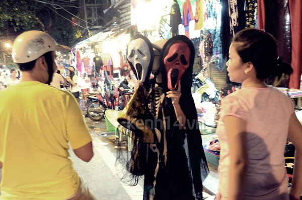 Không khí vắng vẻ giáp ngày Halloween 9
