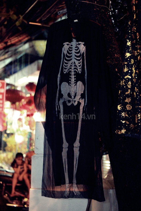 Không khí vắng vẻ giáp ngày Halloween 8