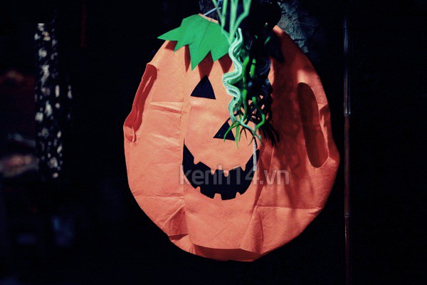 Không khí vắng vẻ giáp ngày Halloween 17