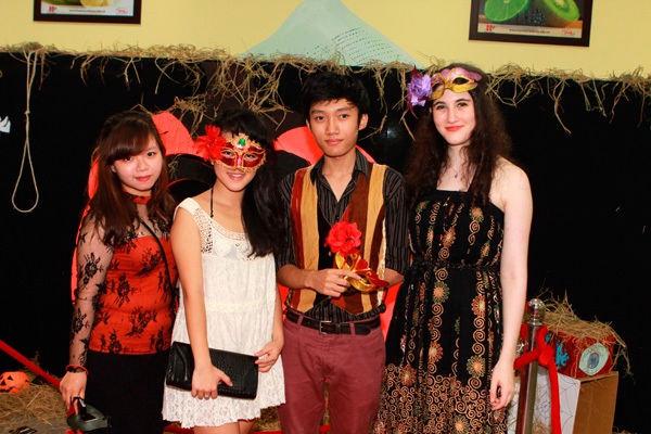 Giới trẻ Hà Nội rộn rã party Halloween 25