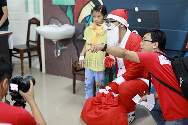 Nhiếp ảnh trẻ Đ&agrave; Nẵng h&oacute;a th&agrave;nh &ocirc;ng gi&agrave; Noel 3