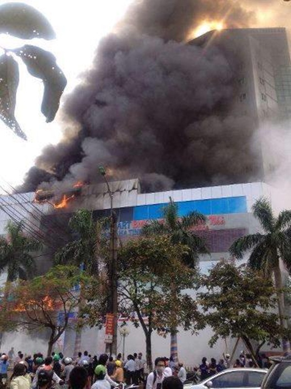 Cháy lớn ở tòa nhà cao nhất Hà Tĩnh, một người tử vong 5
