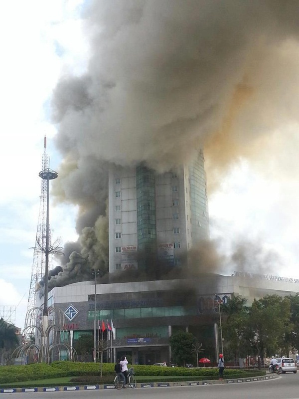 Cháy lớn ở tòa nhà cao nhất Hà Tĩnh, một người tử vong 6