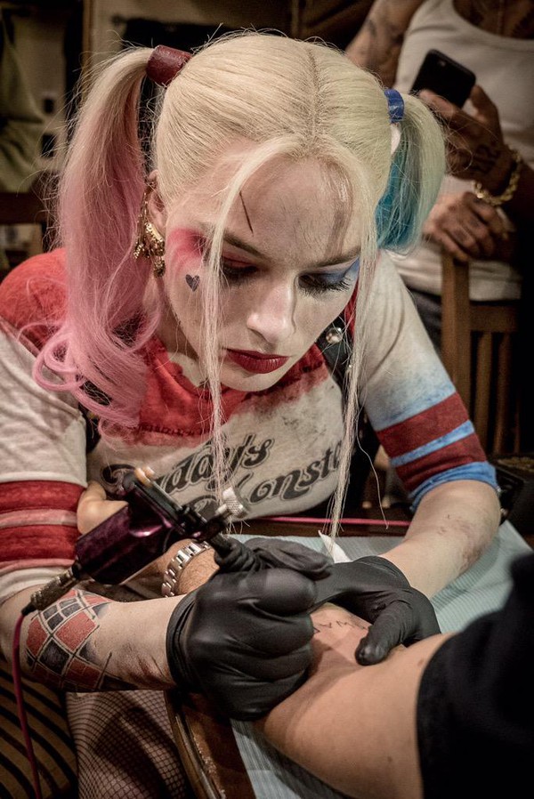 25 badass mini harley quinn tattoo designs for comic book fans