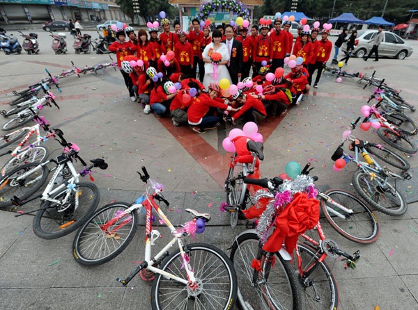 Trung Quốc: Cực lãng mạn màn rước dâu bằng xe đạp 4