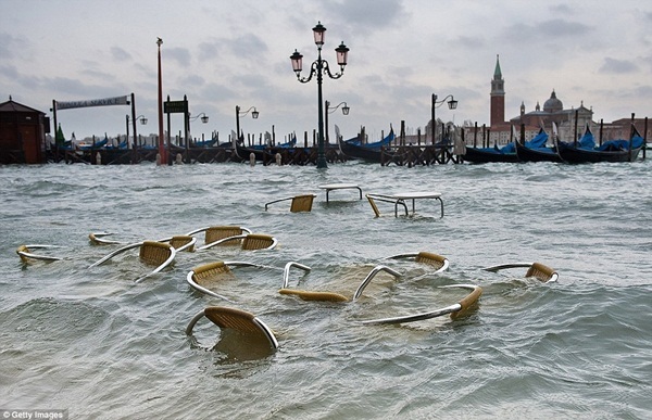  Venice vẫn "lãng mạn" trong mùa mưa lũ 2