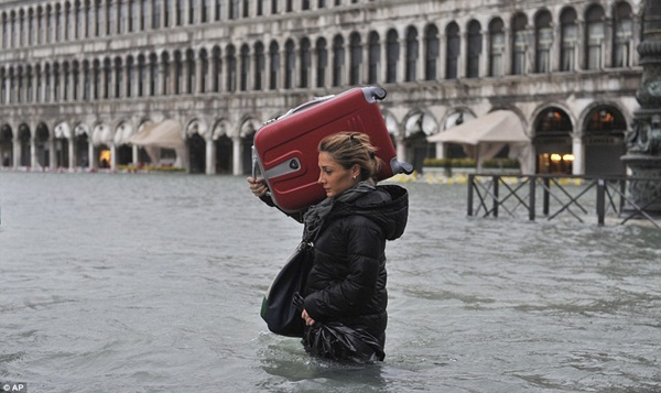  Venice vẫn "lãng mạn" trong mùa mưa lũ 6