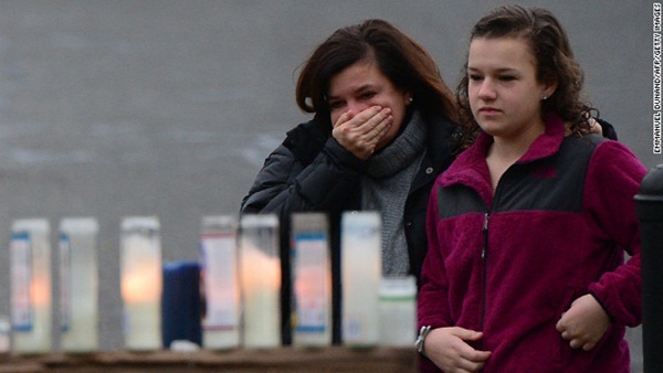 Giọt nước mắt tiếc thương nạn nhân vụ thảm sát tại Mỹ 25