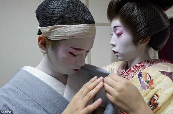 Cuộc sống của Geisha nam duy nhất ở Nhật  16