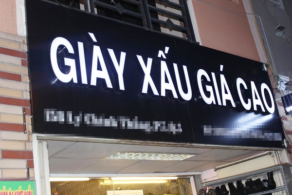 Những bảng hiệu quảng cáo có tên “độc lạ” ở Sài Gòn - Quảng cáo ...