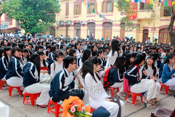 Teen Trần Phú và Kim Liên tưng bừng kỷ niệm ngày nhà giáo 2