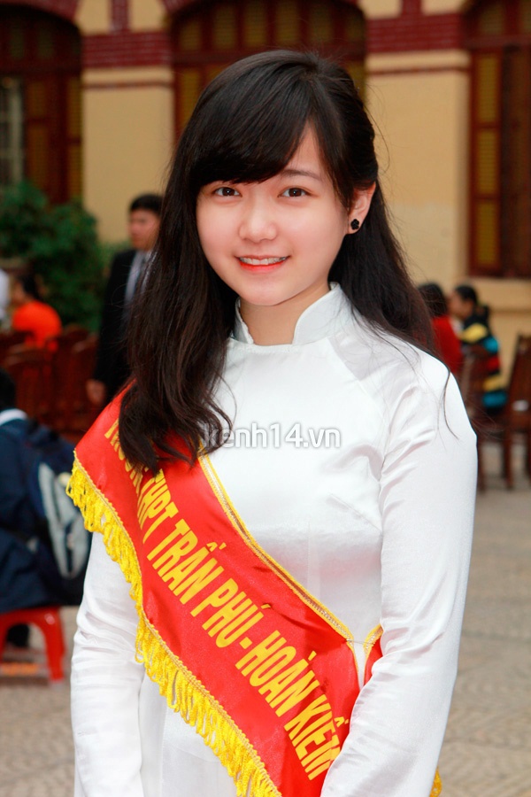Teen Trần Phú và Kim Liên tưng bừng kỷ niệm ngày nhà giáo 8