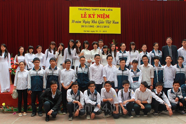 Teen Trần Phú và Kim Liên tưng bừng kỷ niệm ngày nhà giáo 19
