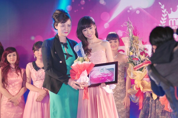 Rực rỡ đêm chung kết Miss Sàn Nhạc 2012 21