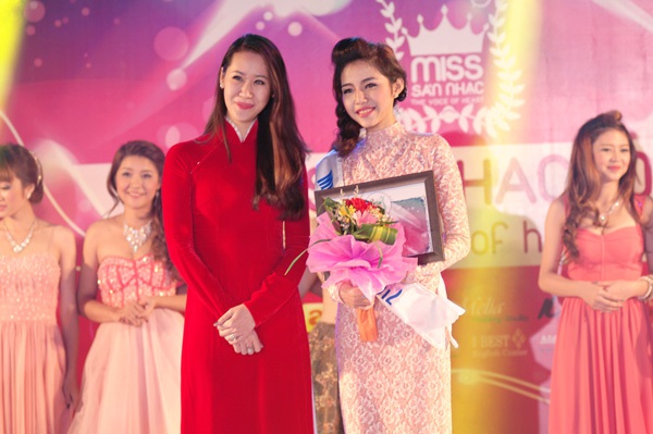 Rực rỡ đêm chung kết Miss Sàn Nhạc 2012 25