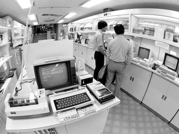 computer-shopping-in-japan_39e7-a34e8