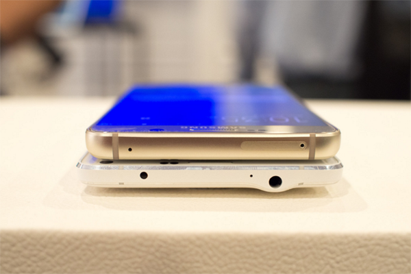 Tải trọn bộ hình nền Galaxy Note 10 che nốt ruồi siêu chất!