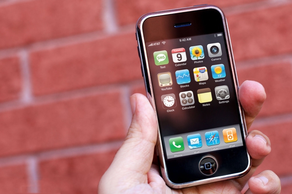 iPhone 3, iPhone 3GS ra đời năm nào? Cùng mình tìm hiểu ngay bây giờ