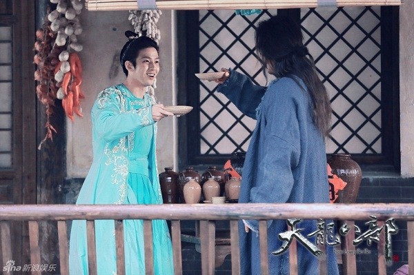 Đo&agrave;n Dự - Kiều Phong xuất hiện, kh&aacute;n giả lại ch&ecirc;... 2