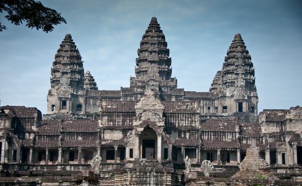 "IRIS 2" đổ bộ vùng đất thiêng Angkor Wat  1