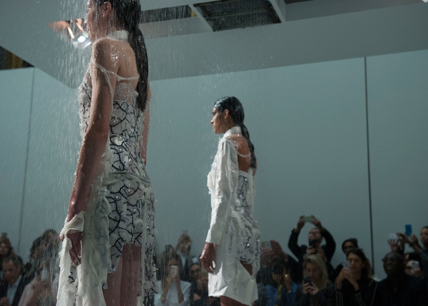 Hussein Chalayan-1-3d4a2