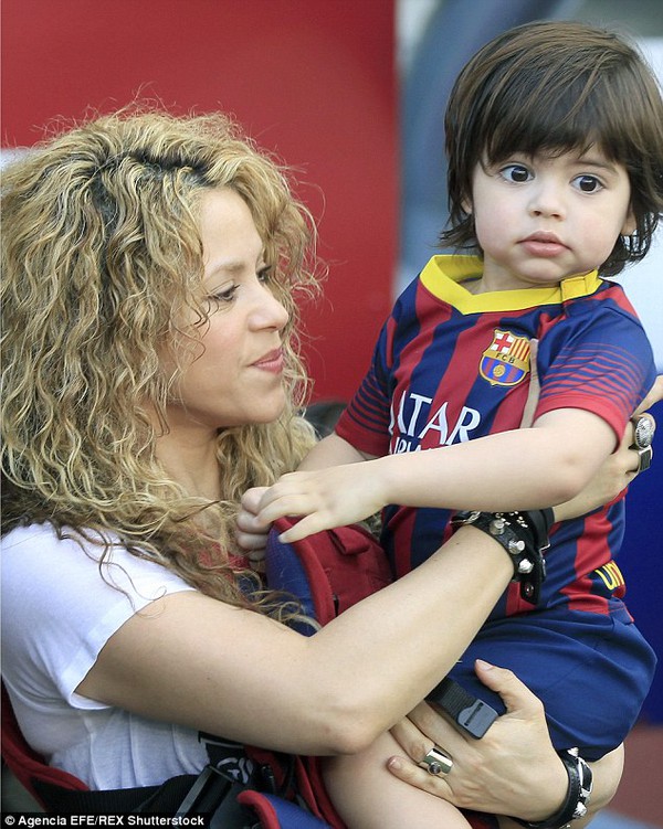 Cậu cả nhà Pique - Shakira bị bóng đá "ám ảnh" cả khi đi ngủ