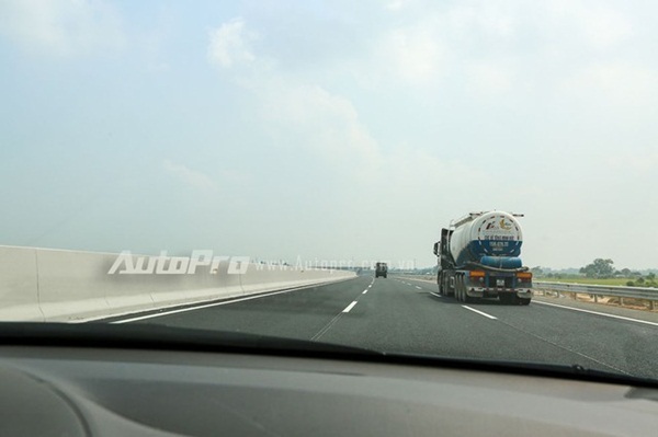 tren-tay-duong-cao-toc-ha-noi--hai-phong-suong-nhung-chua-du (11)-5af49