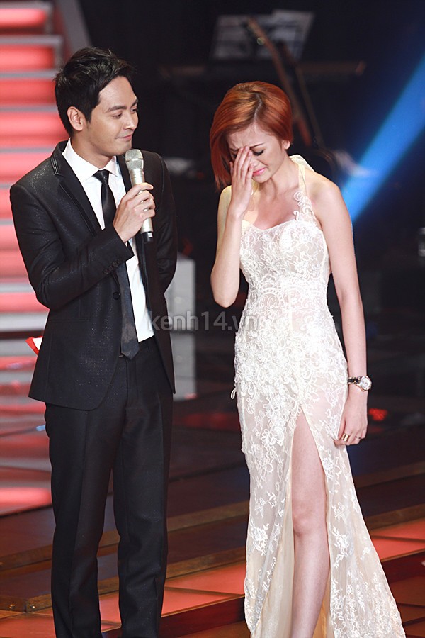 The Voice Việt "bứt ph&aacute;" phong c&aacute;ch với gam m&agrave;u trắng 3