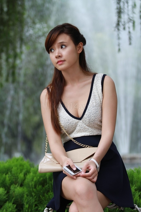  Midu h&oacute;a "sexy girl" mặt... m&eacute;o xệch  7