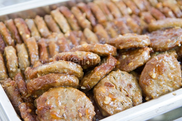 Lễ hội ẩm thực quốc tế &ndash; đ&ocirc;ng, vui&hellip; nhưng đắt 1