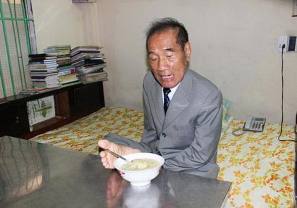 8 c&acirc;u chuyện sửng sốt về thầy c&ocirc; gi&aacute;o 10