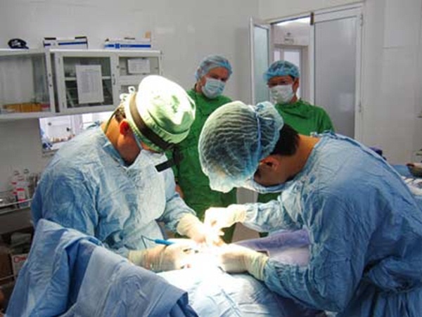 TP.HCM: Hơn 40 tuổi mới biết m&igrave;nh l&agrave; nam nhi 1