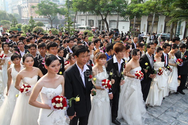 Tưng bừng tại đám cưới tập thể lớn nhất Việt Nam 8