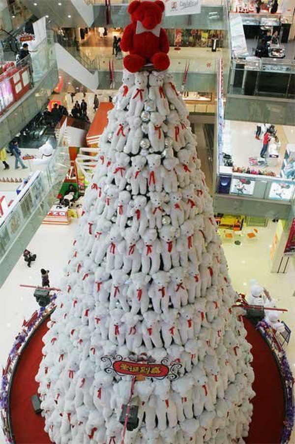 Những cây thông Noel "độc" nhất năm 2012 11