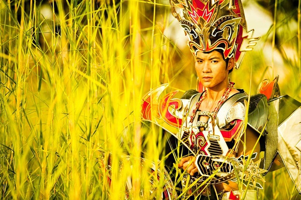 Nam Thành mặc trang phục Thánh Gióng thi Mr.World 9