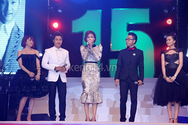 Chị em Thiều Bảo Trang được "ưu ái" hát trên sân khấu lớn 4