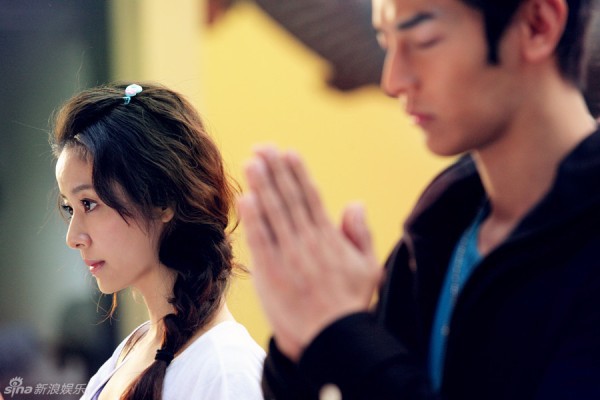 "G&aacute;i ế" L&acirc;m T&acirc;m Như đi ch&ugrave;a cầu duy&ecirc;n 3