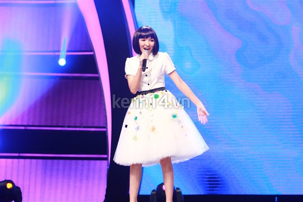 Bảo Trâm ngày càng nổi bật ở Vietnam Idol 13