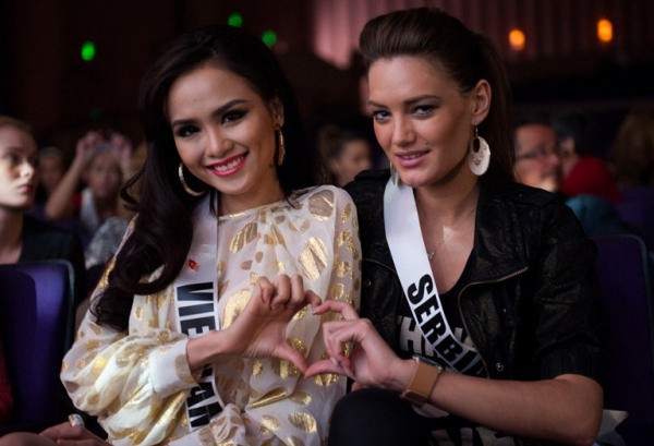 Diễm Hương rạng rỡ tổng duyệt Chung kết Miss Universe 2012 12